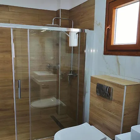 Helvetia Luxury Pool Vila *