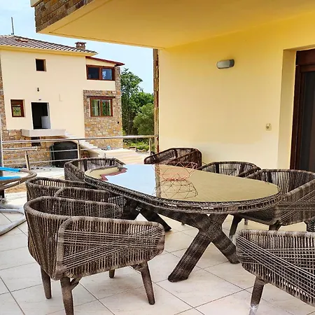 Vila Helvetia Luxury Pool