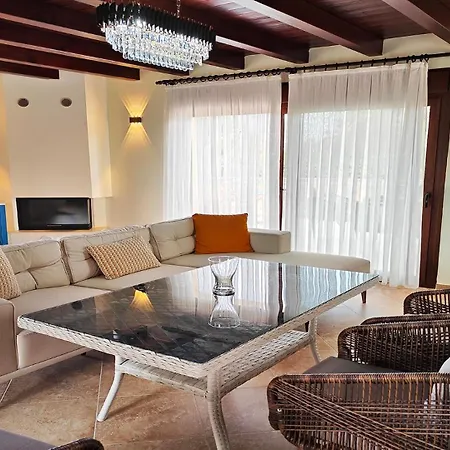 Vila Helvetia Luxury Pool Kriopigi